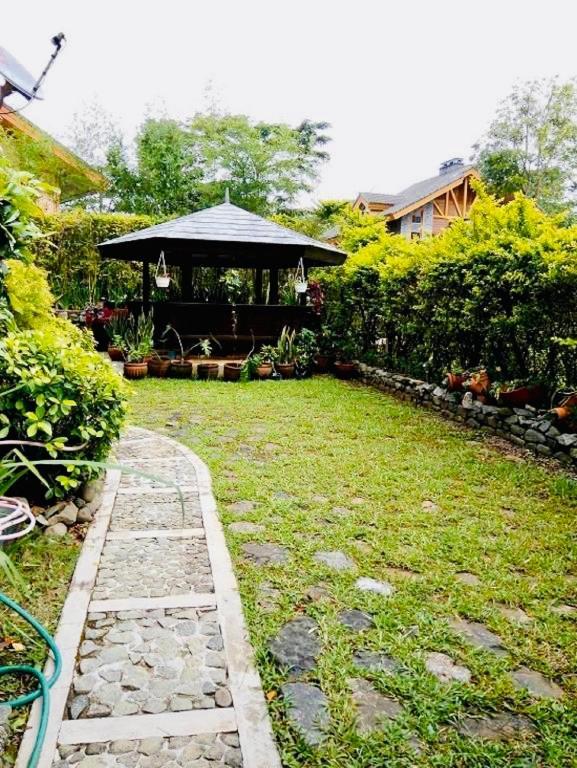 Forest Log Cabin At Camp John Hay Baguio City Esterno foto